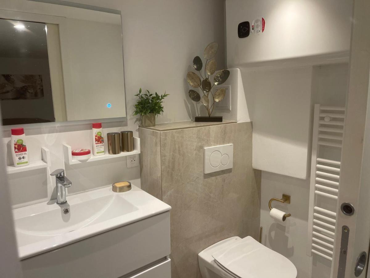 Grand Studio Neuf A 50 M Du Port سان تروبيه المظهر الخارجي الصورة